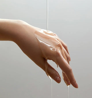 Olio detergente ANUA Heartleaf, 200ml. Deterge delicatamente, rimuove trucco e impurità, lasciando la pelle fresca e idratata.