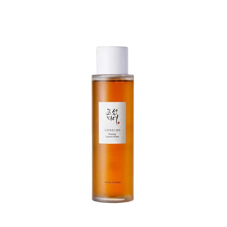 Essenza viso con 80% di acqua di radice di ginseng. Idrata, illumina e migliora la texture della pelle, lasciandola morbida e radiosa.