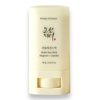 Stick solare opacizzante con Mugwort e Camelia. Protezione UV e effetto matt.