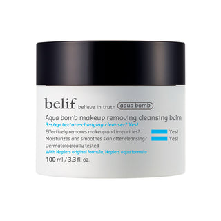 Balsamo detergente Belif con fiore di loto per rimuovere trucco e impurità.