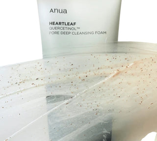 ANUA Cleansing Foam con Quercetina e Heartleaf, formula delicata che esfolia e lenisce la pelle, 150ml