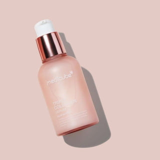 Siero viso MEDICUBE Triple Collagen in elegante flacone rosa con tappo metallico, ideale per idratare, rassodare e migliorare l’elasticità della pelle.