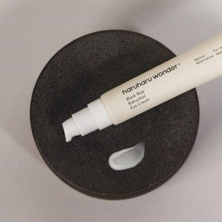 Haruharu Wonder Black Bakuchiol Eye Cream 20ml: crema contorno occhi con Bakuchiol e Riso Nero per un aspetto giovane e idratato. Vegan e cruelty-free.