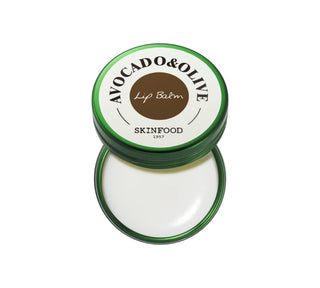 Nutri le labbra con la ricchezza vitaminica dell'avocado, per un effetto duraturo.

