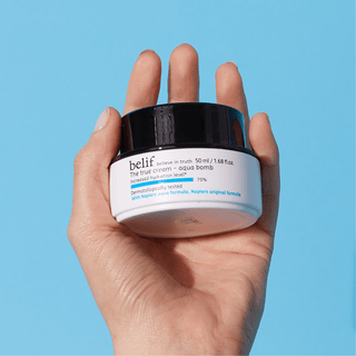 Belif Aqua Bomb idrata e protegge la barriera cutanea con pantenolo e squalano.