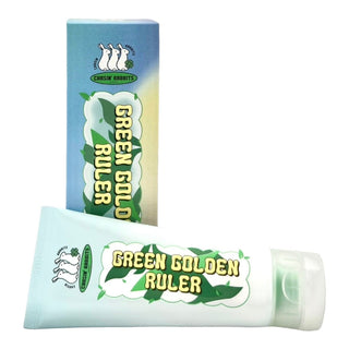 Texture leggera e formula vegana: perfetta per un’applicazione quotidiana o come maschera notturna.